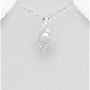 008 🆕 925 Silver Freshwater Pearl Necklace